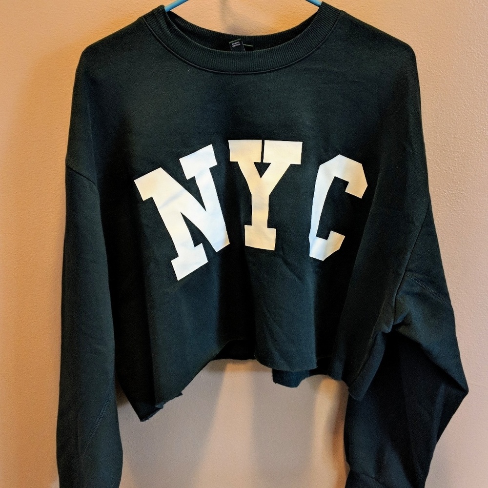 Cropped NYC sweatshirt